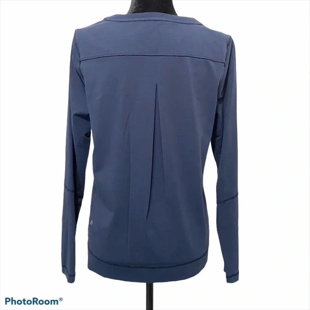 Lululemon navy crew neck sweater pleat back size 8